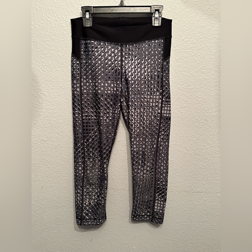 UA, Athletic leggings, Capris, Woman’s Small